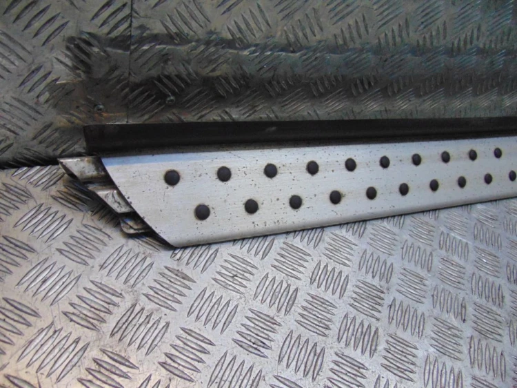 STOPIEŃ PRAWY BMW X5 E53 (1999-2006) 3.0D M57