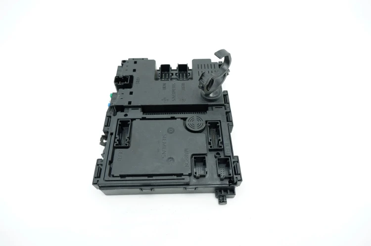 ZESTAW STARTOWY PEUGEOT 206 (1998-2002) 1.1 BENZ 9636727380