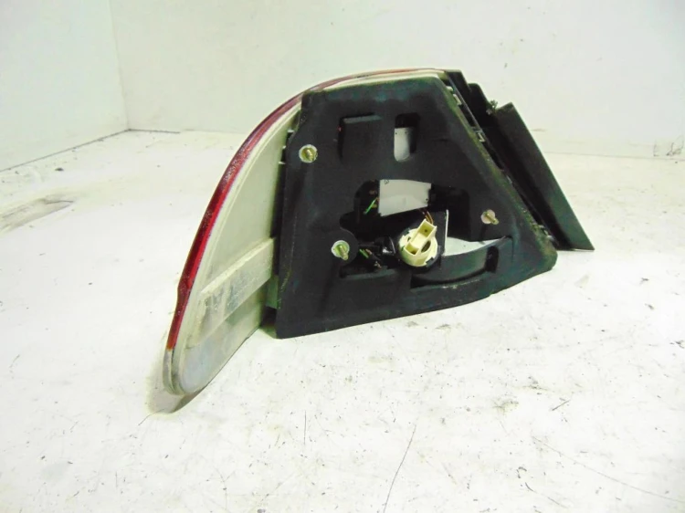 LAMPA PRAWY TYŁ BMW E65 (2001-2005)