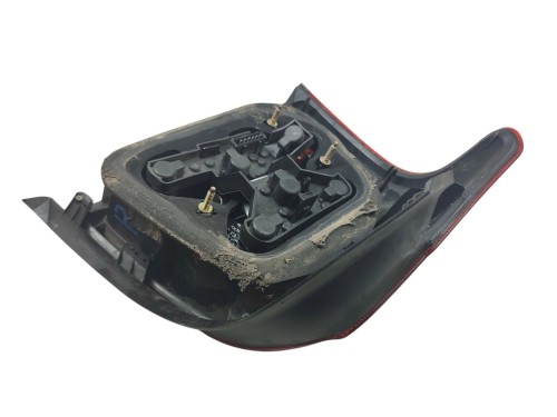 LAMPA PRAWY TYŁ TOYOTA AVENSIS T25 (2003-2006) 1.6 16V 110KM 89028758