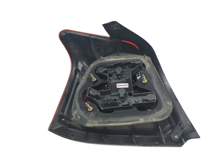 LAMPA PRAWY TYŁ TOYOTA AVENSIS T25 (2003-2006) 1.6 16V 110KM 89028758