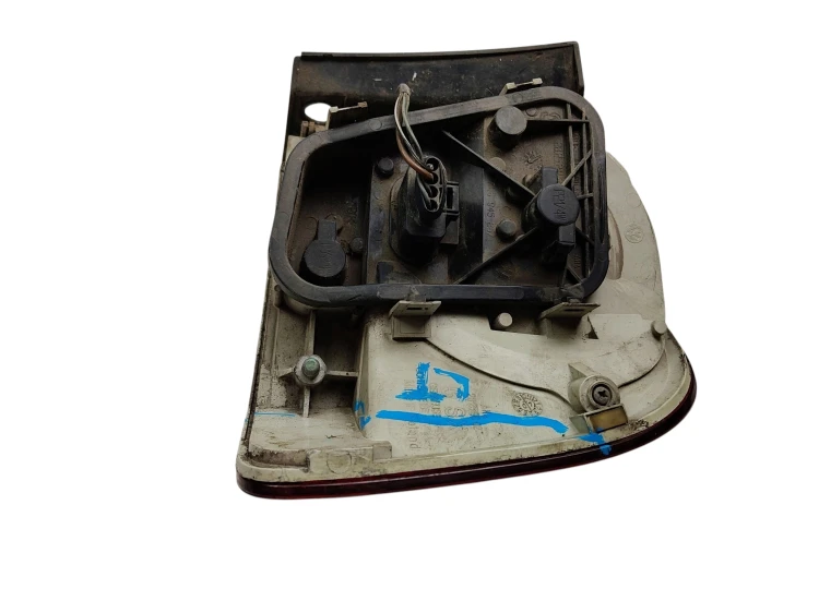 LAMPA LEWY TYŁ VOLKSWAGEN TOUAREG I 7L (2002-2006) 2.5 TDI 174KM