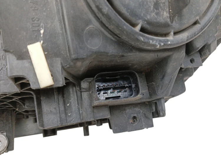 LAMPA PRAWY PRZÓD BMW F20 (2011-2015) 1.6 D 95KM 7229672