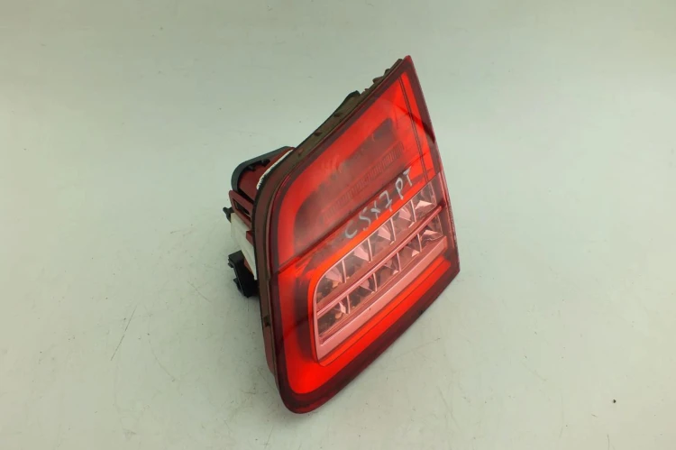 LAMPA PRAWY TYŁ W KLAPE CITROEN C5 III (2008 -) 9687582980