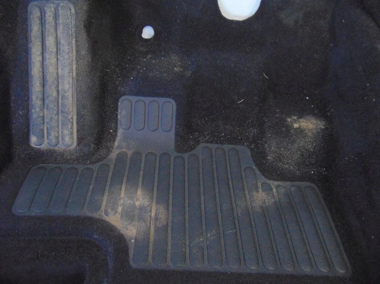 WYKŁADZINA PRZÓD RENAULT SCENIC III (2009-2013) 749020076R