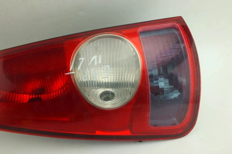 LAMPA LEWY TYŁ RENAULT ESPACE IV (2003-2006) 1.9 DCI