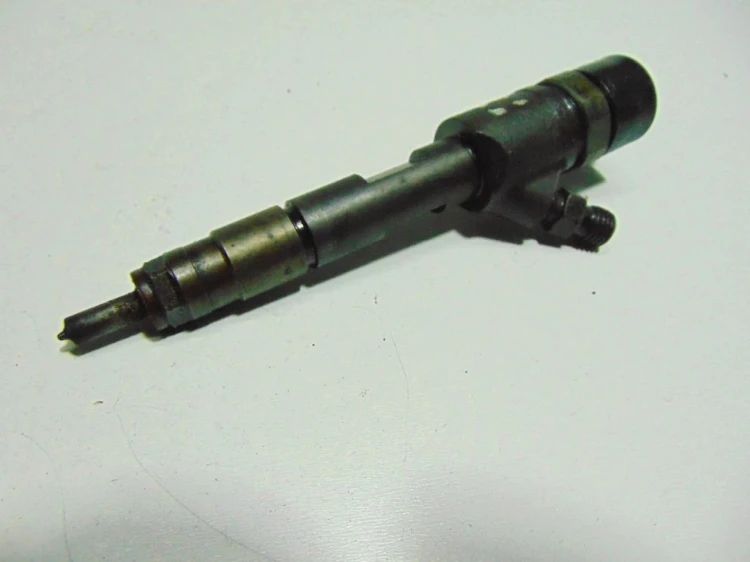 WTRYSKIWACZ RENAULT MEGANE III (2008-2013) 1.9 DCI 0445110328 BOSCH