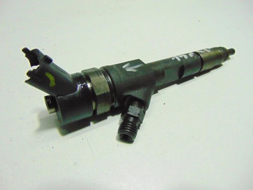 WTRYSKIWACZ RENAULT MEGANE III (2008-2013) 1.9 DCI 0445110328 BOSCH