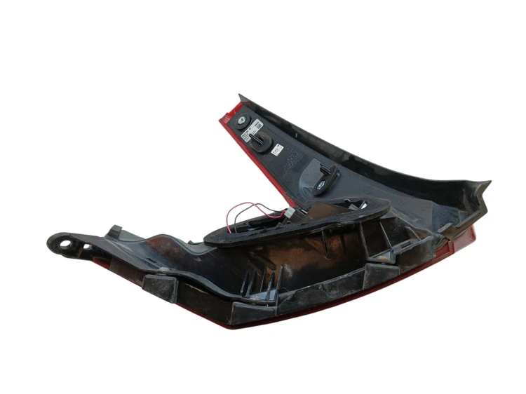 LAMPA PRAWY TYŁ VOLVO V40 II (2012-2016) 2.0 D2 120KM 31395845