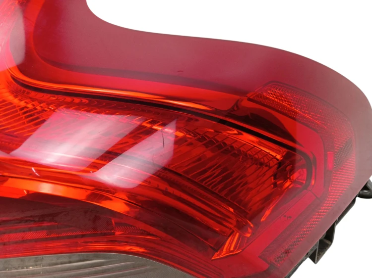LAMPA PRAWY TYŁ VOLVO V40 II (2012-2016) 2.0 D2 120KM 31395845