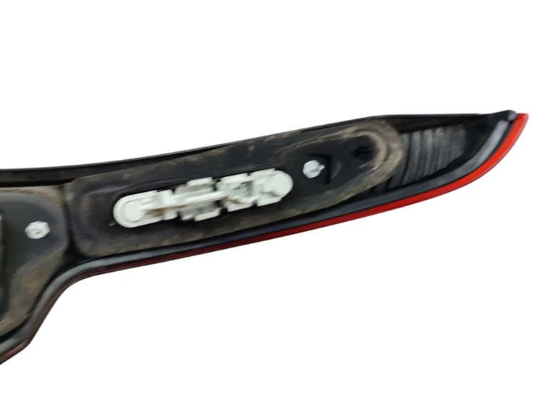 LAMPA LEWY TYŁ VOLVO V50 (2004-2007) 2.0 D 136KM 30678745