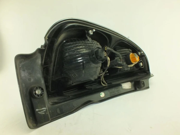 LAMPA PRAWY TYŁ CITROEN C3 PICASSO (2008-2017) 1.6 HDI
