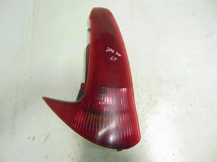 LAMPA LEWY TYŁ PEUGEOT 206 (1998-2002) 1.1 BENZ