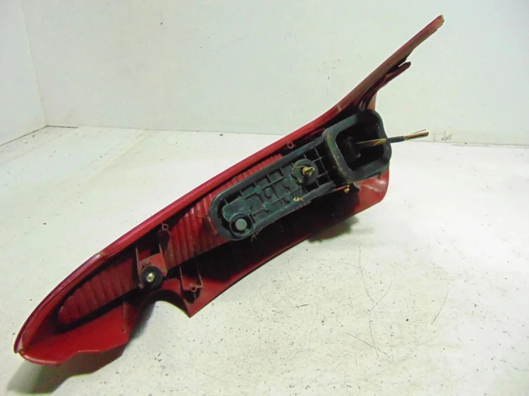 LAMPA LEWY TYŁ PEUGEOT 206 (1998-2002) 1.1 BENZ