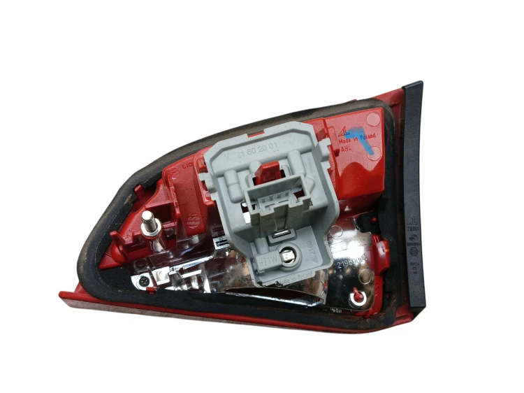 LAMPA LEWY TYŁ W KLAPE AUDI A4 B8 (2007-2011) 3.0 TDI 240KM
