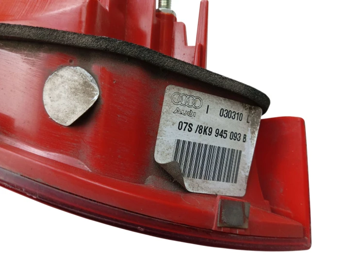 LAMPA LEWY TYŁ W KLAPE AUDI A4 B8 (2007-2011) 3.0 TDI 240KM
