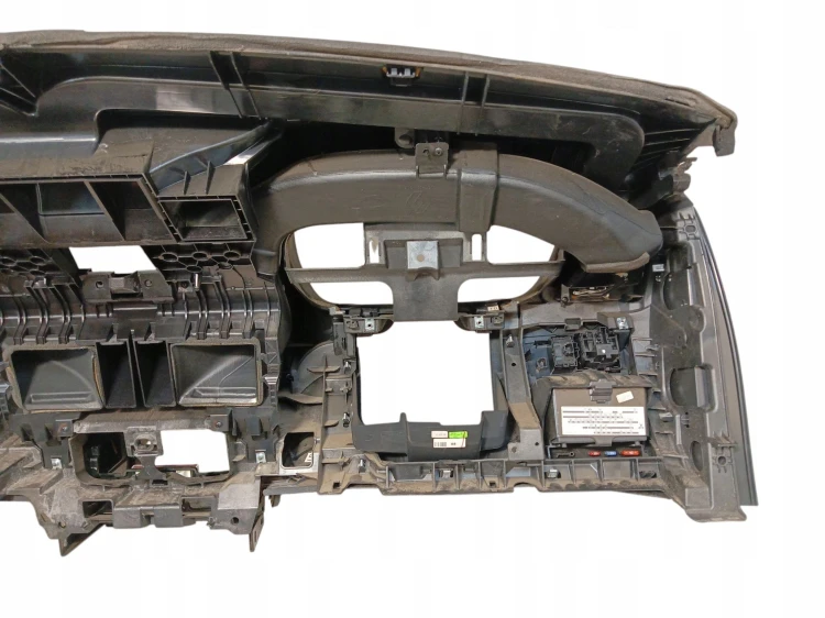 DESKA ROZDZIELCZA RENAULT LATITUDE (2010-2015)
