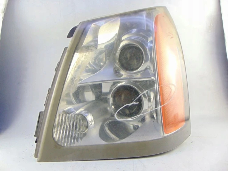 LAMPA PRAWY PRZÓD CADILLAC SRX 4.6 BENZ