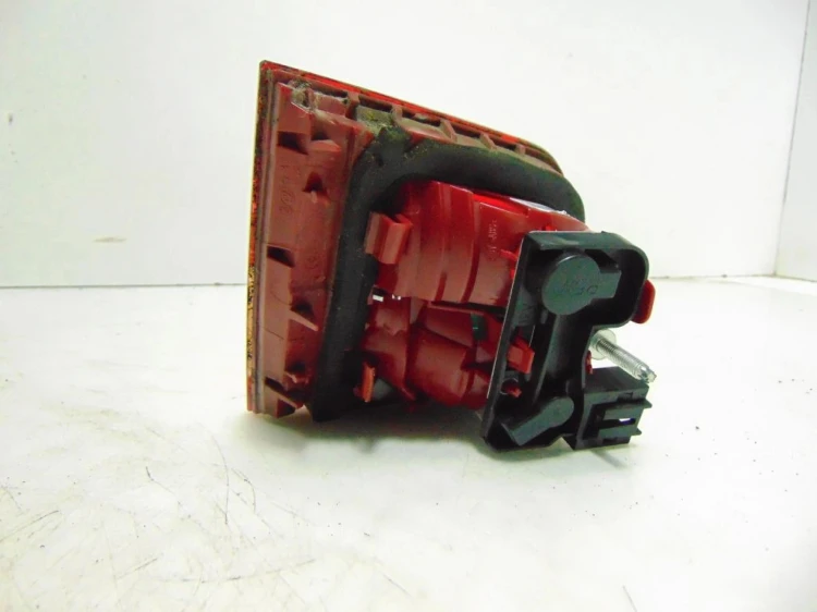LAMPA PRAWY TYŁ W KLAPE CITROEN C5 III (2008 -) 2.0 HDI