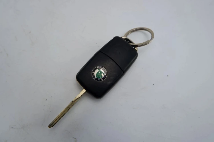 ZESTAW STARTOWY SKODA FABIA I 6Y 1.2 03E906033A