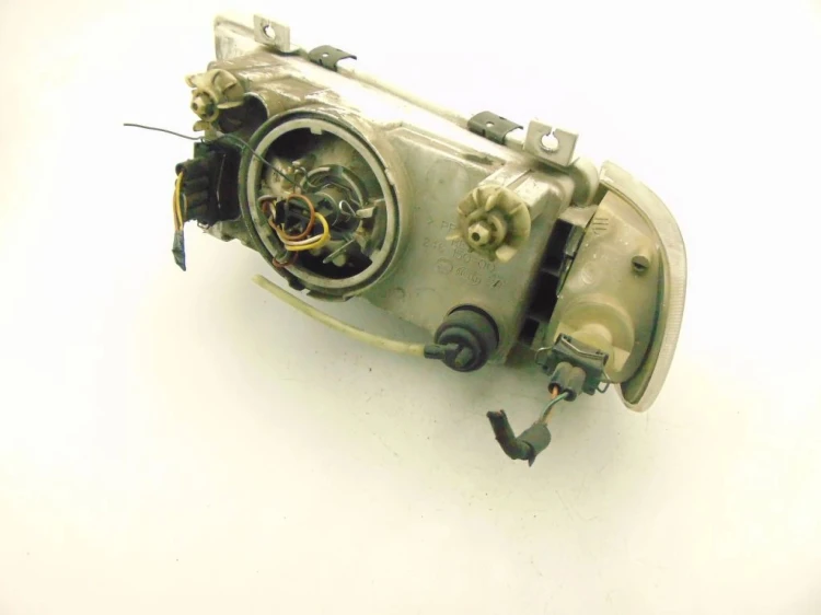LAMPA PRAWY PRZÓD SKODA FELICIA 1.3 MPI