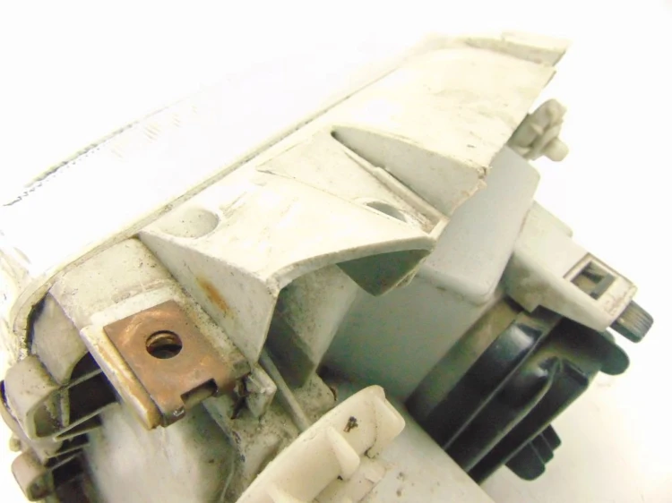 LAMPA LEWY PRZÓD VOLKSWAGEN POLO III