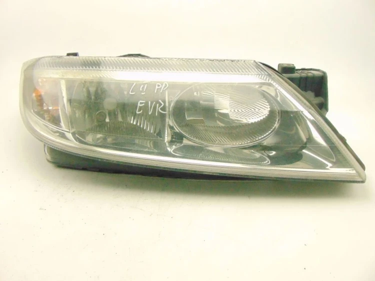 LAMPA PRAWY PRZÓD RENAULT LAGUNA II (2001-2005)