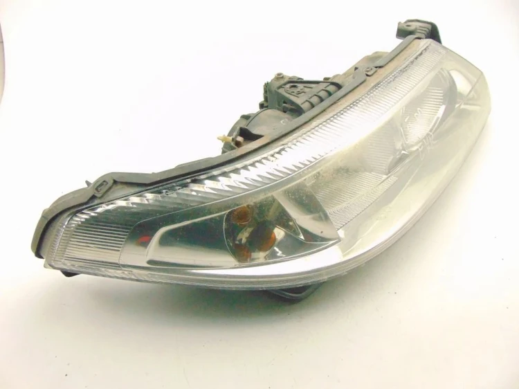 LAMPA PRAWY PRZÓD RENAULT LAGUNA II (2001-2005)