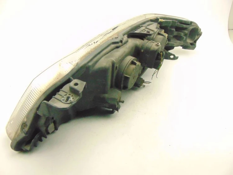 LAMPA PRAWY PRZÓD RENAULT LAGUNA II (2001-2005)