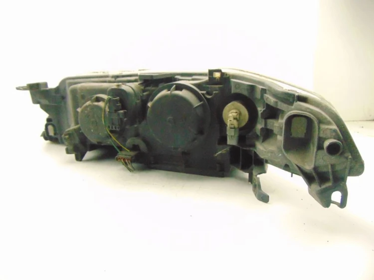 LAMPA PRAWY PRZÓD RENAULT LAGUNA II (2001-2005)