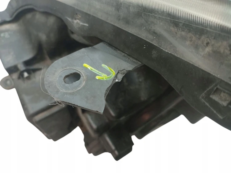 LAMPA PRAWY PRZÓD RENAULT VELSATIS