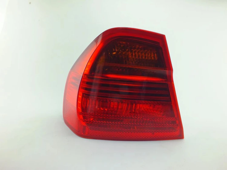 LAMPA LEWY TYŁ BMW E90 (2004-2008) 2.0 N46B20B 129KM