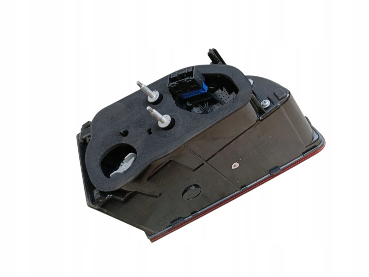 LAMPA PRAWY TYŁ W KLAPE CITROEN C5 X (2021-) 1.2 THP 131KM 9834936180