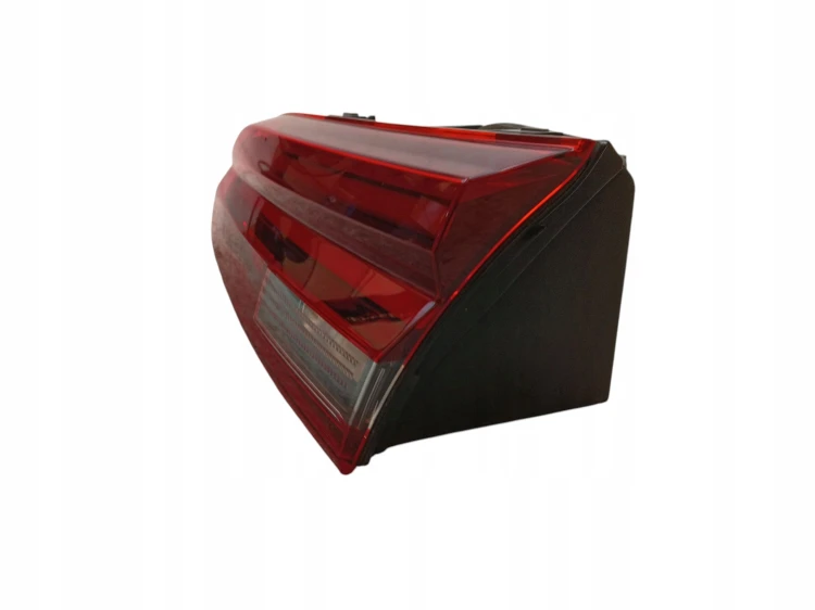 LAMPA PRAWY TYŁ W KLAPE CITROEN C5 X (2021-) 1.2 THP 131KM 9834936180