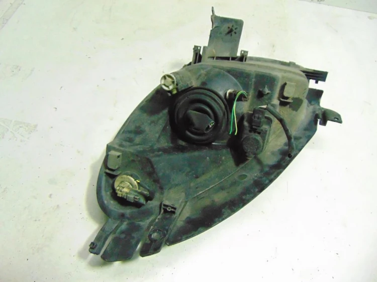 LAMPA PRAWY PRZÓD CITROEN XSARA PICASSO (1999-2004) 1.6 HDI