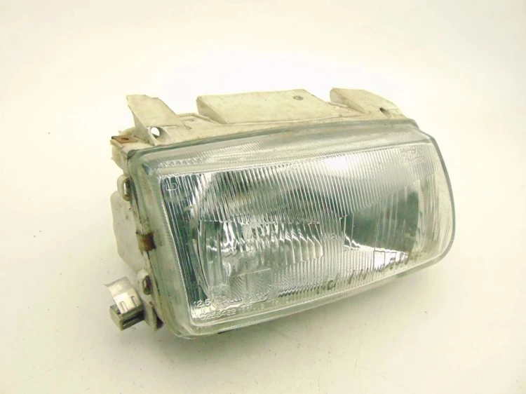 LAMPA PRAWY PRZÓD VOLKSWAGEN POLO III