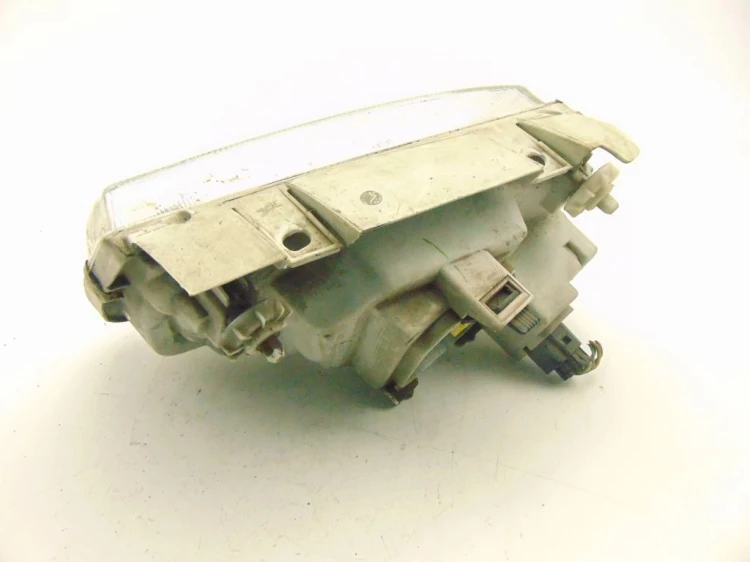 LAMPA PRAWY PRZÓD VOLKSWAGEN POLO III