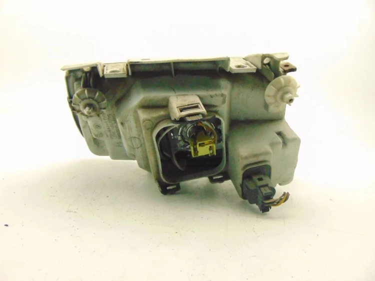 LAMPA PRAWY PRZÓD VOLKSWAGEN POLO III