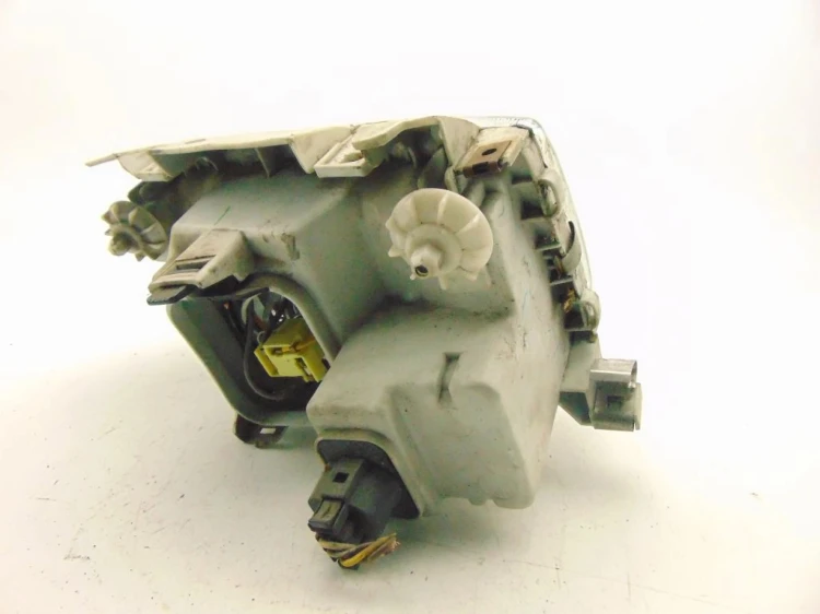 LAMPA PRAWY PRZÓD VOLKSWAGEN POLO III