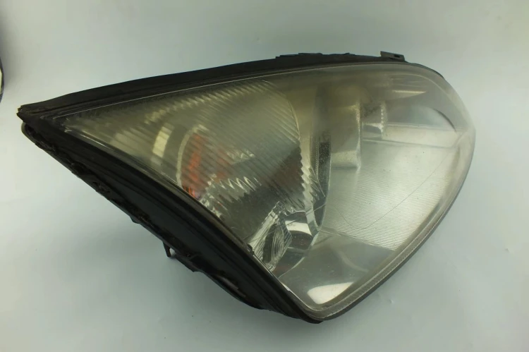 LAMPA PRAWY PRZÓD FORD MONDEO MK3 (2001-2007) 1S71-13005-SC
