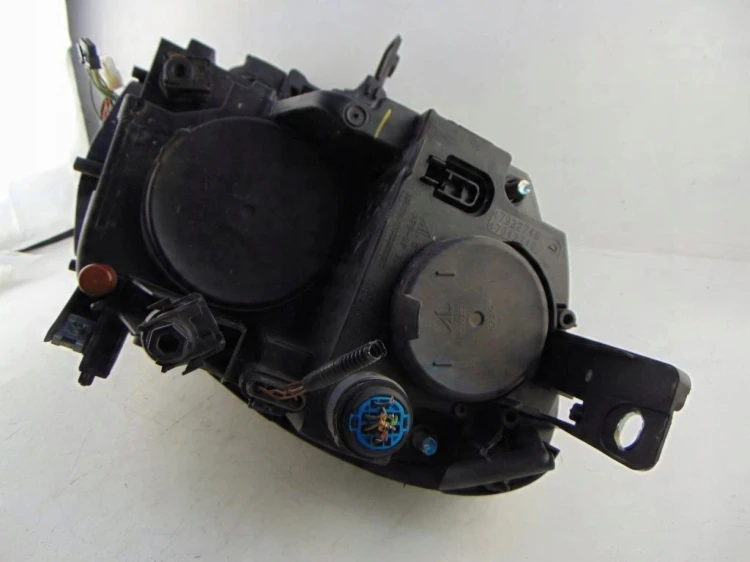 LAMPA PRAWY PRZÓD ALFA ROMEO GIULIETTA 2.0 JTDM 170KM
