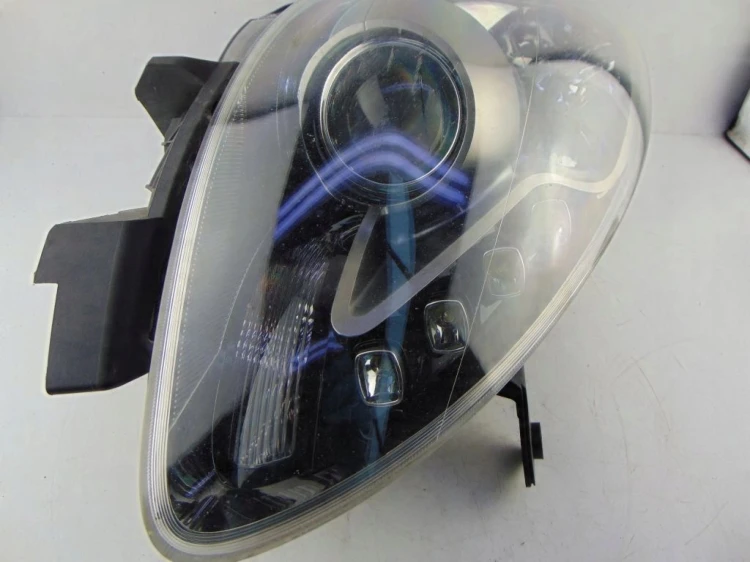 LAMPA PRAWY PRZÓD ALFA ROMEO GIULIETTA 2.0 JTDM 170KM