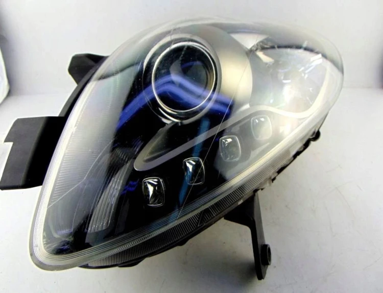 LAMPA PRAWY PRZÓD ALFA ROMEO GIULIETTA 2.0 JTDM 170KM