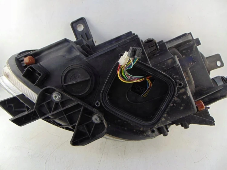 LAMPA PRAWY PRZÓD ALFA ROMEO GIULIETTA 2.0 JTDM 170KM