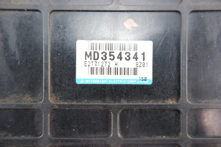 MODUŁ STEROWNIK ECU MITSUBISHI SPACESTAR 1.3 16V MD354341 E2T71272H