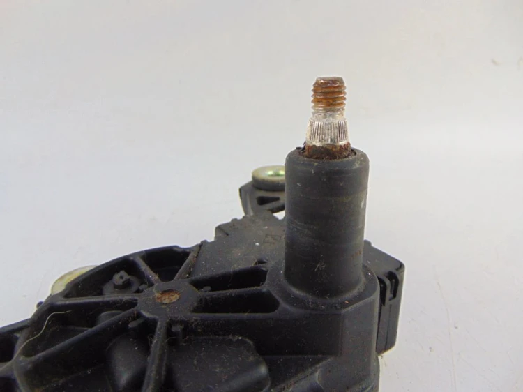 MECHANIZM WYCIERACZKI TYŁ SKODA OCTAVIA I 1.8 20V 1U9955711