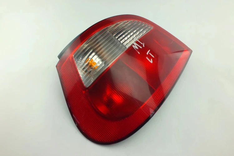 LAMPA LEWY TYŁ RENAULT MEGANE I (1996-1999) 1.6 BENZ