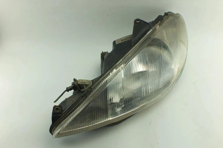 LAMPA LEWY PRZÓD PEUGEOT 206 (1998-2002) 1.4 8V