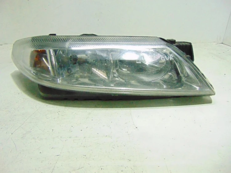 LAMPA PRAWY PRZÓD RENAULT LAGUNA II (2001-2005) 1.9 DCI