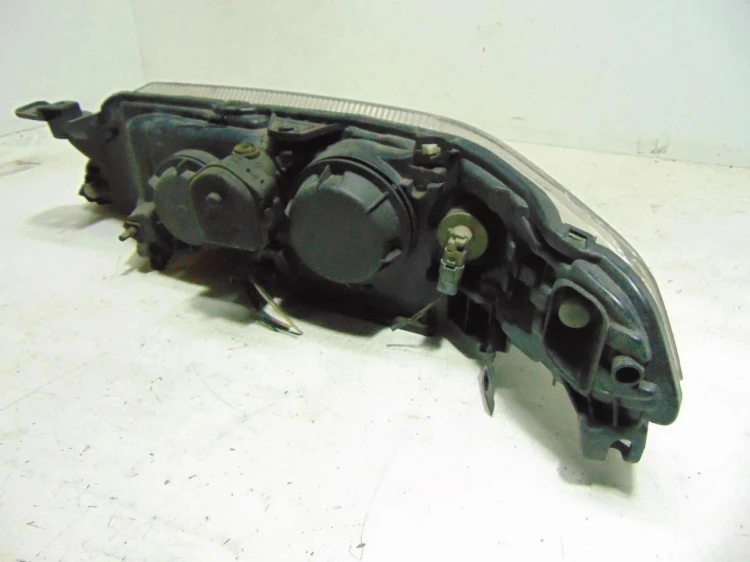 LAMPA PRAWY PRZÓD RENAULT LAGUNA II (2001-2005) 1.9 DCI